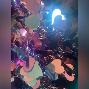metallic valentine 💜💕heart shaped boa W/tinsel 8 feet long NWT scarf